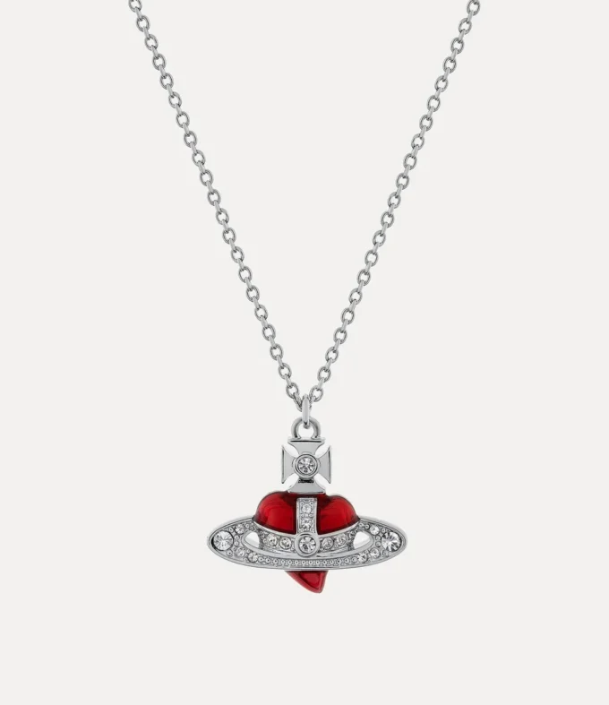 Nuova collana con pendente a cuore con diamanti