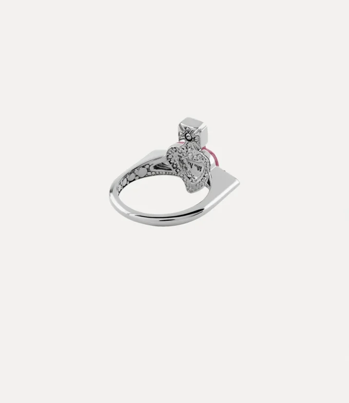 Nuovo anello con cuore di diamanti